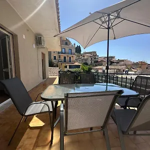 We Center With Parking , Taormina Italia
