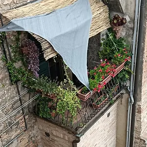 Toscanamente , Volterra Italia